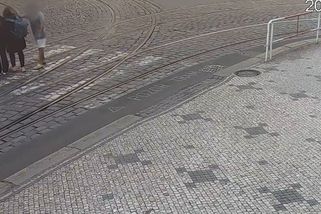 Mladý bezdomovec v centru Prahy bezdůvodně útočil na ženy - Novinky