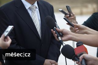 Poslanci budou jednat o zmrazení svých platů. Návrh už měl přitom platit od ledna
