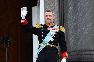 Tisíce lidí v ulicích. Dánsko má nového krále - Novinky
