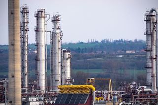 Rafinérské marže u nafty v Evropě vystoupaly na rekord - Novinky