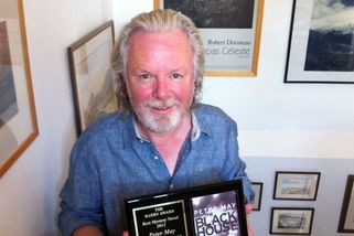 Zemřel autor oblíbených detektivek Peter May - Seznam Zprávy