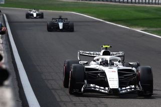 Dorazí rovnou z Velké ceny Maďarska. Hvězda formule 1 pojede závod v Česku, pořadatelé jsou zaskočeni - Sport.cz