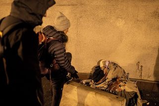 Člověk bez domova stojí statisíce. Nejdražší je nepomáhat, překvapil výzkum - Seznam Zprávy