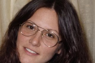 Linda Lovelace: chtěla být jeptiškou, ale s pistolí u hlavy z ní udělali hvězdu filmů pro dospělé - Médium.cz