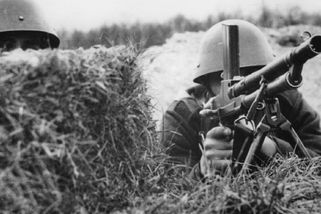 Jak silná byla čs. armáda v září 1938? Přes milion mužů mělo k dispozici tanky, letadla i pevnosti
