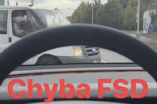 Internet tleská samořiditelným Teslám po Česku, byla z toho ale taky málem jedna vážná nehoda - Garáž.cz