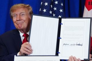Zákulisí arktické dohody: Jak Donald Trump dostal Grónsko bez jediného výstřelu?