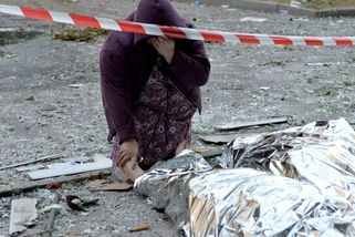 Těla v ulicích žerou psi. Za tisíc let tu lidé nepoznali větší peklo, líčí Ukrajinci zkázu v Oleškách