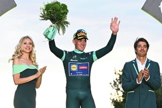 Gesto šampiona. Slavný cyklista prodal cenné artefakty, aby krajanům zajistil účast na MS - Sport.cz