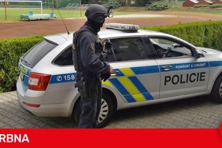 Policie zasahovala na chebské střední škole. Patnáctiletý student měl u sebe teleskopickou vidličku