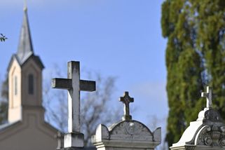 Ze hřbitova v Německu někdo ukradl celý hrob - Novinky