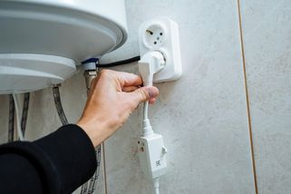 Bojler, průtokový ohřívač či zásobník s čerpadlem? S jakým zařízením je ohřev vody nejúspornější - Novinky
