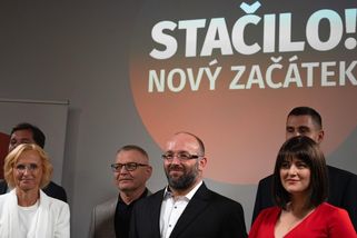 Stačilo! chce zpět socialismus i znárodňování - Novinky