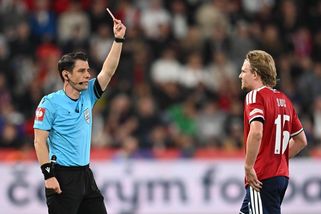Zlomový bod. Experti pitvají červenou pro Šulce, mělo se vylučovat i na straně Anglie? - Sport.cz