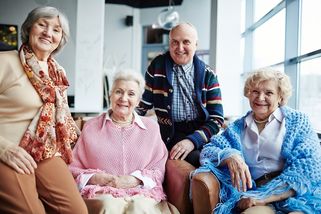 Délka pobírání důchodu se prodlužuje: Muži zatím stále nedosahují na 20 let