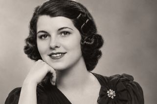 Lobotomie pro neposlušné ženy: Umlčeli je ostrým hrotem v mozku. Krásné Rosemary Kennedy bylo 23 let - Médium.cz