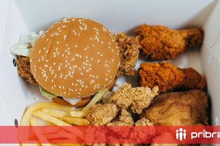 Jan Tuna údajně odhalil skandál v KFC: prošlé maso i noční směny mladistvých
