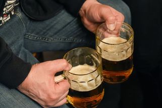 Postrach brněnských restaurací: Bezdomovkyně se nají a pak oznámí, že nemá peníze - Novinky