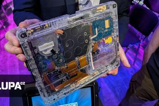Česká policie a armáda používají nezničitelné počítače. Ty teď dostávají nové verze a Linux místo Windows