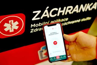 Tuto aplikaci by měl mít v mobilu každý senior. Funguje už i v tlačítkovém telefonu