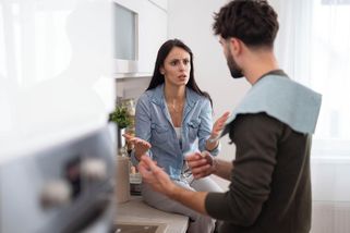 Manžel platí hodně na děti, ale živí tak bývalou manželku