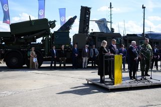 securitymagazin.cz/defence/dny-nato-ministr-obrany-jaromir-zuna-1404074686.html?utm_source=www.seznam.cz&utm_medium=seznam_distribuce&utm_campaign=lide