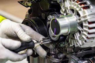 Němečtí výrobci autodílů se stále víc zaměřují na robotiku a obranu