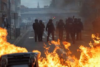 Hořící školy, zbití učitelé, brutální útoky v ulicích. Studentské protesty ve Francii přerostly v čiré násilí - Novinky