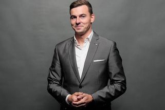 Máte krásnou paní, napsali předsedovi Svobodných. Nebyla to jeho manželka. Kdo je dáma, ke které se tolik měl? - Super.cz