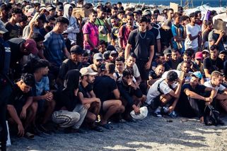 Záběry migrantů v Ceutě zastínily příznivé statistiky EU, míní eurokomisař - Novinky