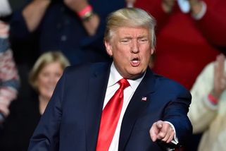 Trump má jasno, kdo žene ceny nafty nahoru. Zelenskému nařídil brzdit útoky