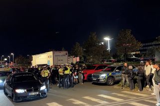 Stovky tuningových aut se sjely v Praze na sraz. Policie zapojuje vrtulník i drony - Novinky