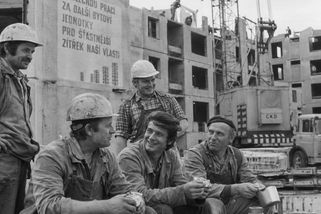 Rozkradení důchodového fondu přiznal i Gottwald a Zápotocký. Přesto lidé dodnes věří pohádkám o jeho existenci po roce 1989