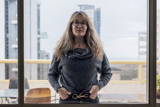 Škoda, že vás Němci nezlikvidovali, řvali v kině v Nizozemí na ženu, která přežila masakr Hamásu - Novinky