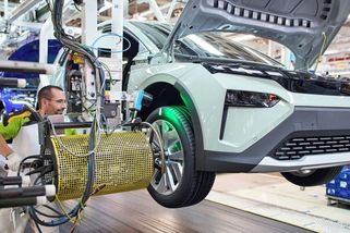 Nejen Škoda. Ruský útok na Ukrajině může zkomplikovat život i dalším velkým automobilkám - Garáž.cz