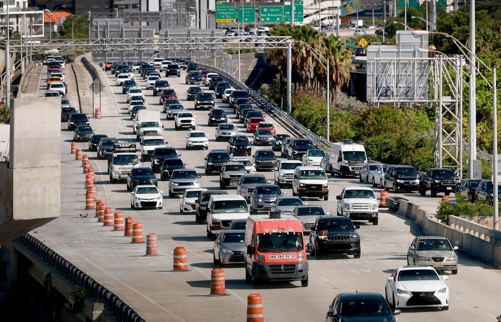 Americká vláda ulevila automobilkám. Nižší nároky na spotřebu mají zlevnit vozidla