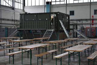Polní kuchyně za 66 milionů. Po dvou týdnech ministerstvo přiznalo, že ji nemá - Seznam Zprávy