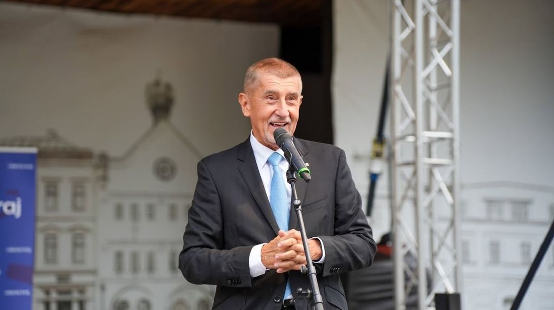 Největší Babišův skandál ožívá. Zakleknutí na FAU a další vyjde stát draho - Médium.cz