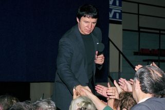 Zemřel Anatolij Kašpirovskij, muž, který léčil skrze televizní obrazovky - Novinky