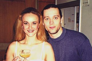 Poznáte je? Z mladé blondýnky vyrostla známá zpěvačka, z jejího parťáka se stal moderátor - Super.cz