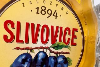 Ani stovky tun švestek nestačí. Jak na dobrou slivovici - Seznam Zprávy