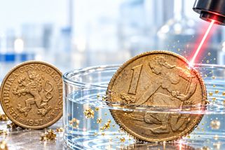 Experiment: Československá koruna pod laserem překvapila složením - Médium.cz