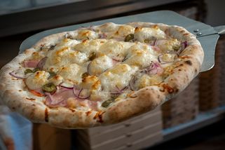 Tři měsíce natvrdo za krádež pizzy, sýra a salámu v Brně - Novinky