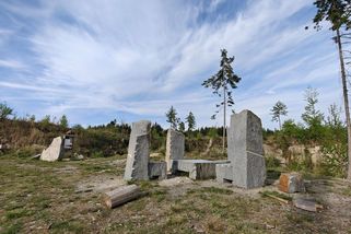 Matulova stezka vás seznámí s přírodou i historií těžby žuly - Médium.cz