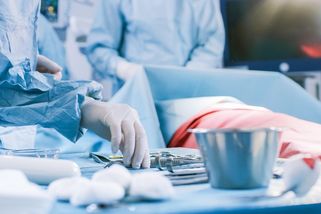 Zfušovaná operace v Ohiu. Lékaři amputovali pacientce levou nohu namísto pravé - Novinky