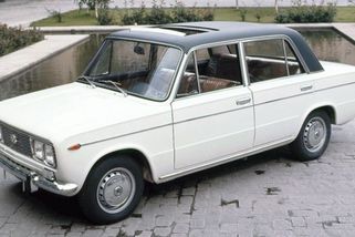 Vidíte na fotce žigulík? Omyl! Ani Fiat to není. Jde o známou značku, které hrozí konec - Garáž.cz