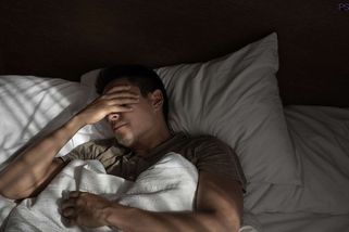 Tenhle ranní zlozvyk může zkazit celý den. Nejspíš ho děláte taky