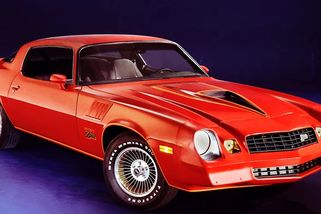 60 let Chevroletu Camaro. Slavný americký sporťák vznikl kvůli úspěchu Mustangu