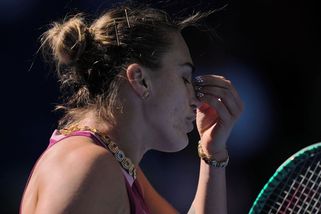 Kyselý obličej, chladná gratulace. Sabalenková vstřebává další český šok - Sport.cz