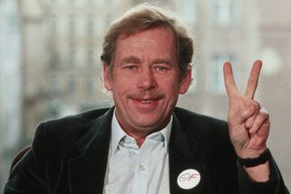 Václav Havel by slavil 90: Proč se mu v dětství posmívali a proč se nikdy nestal otcem?